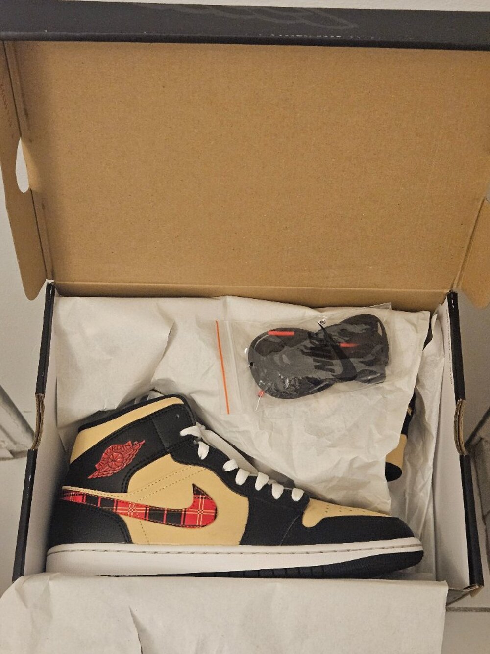Jordan Air Jordan 1 Mid SE Tartan Swoosh Black Multicolor Size 8 DZ5329-001